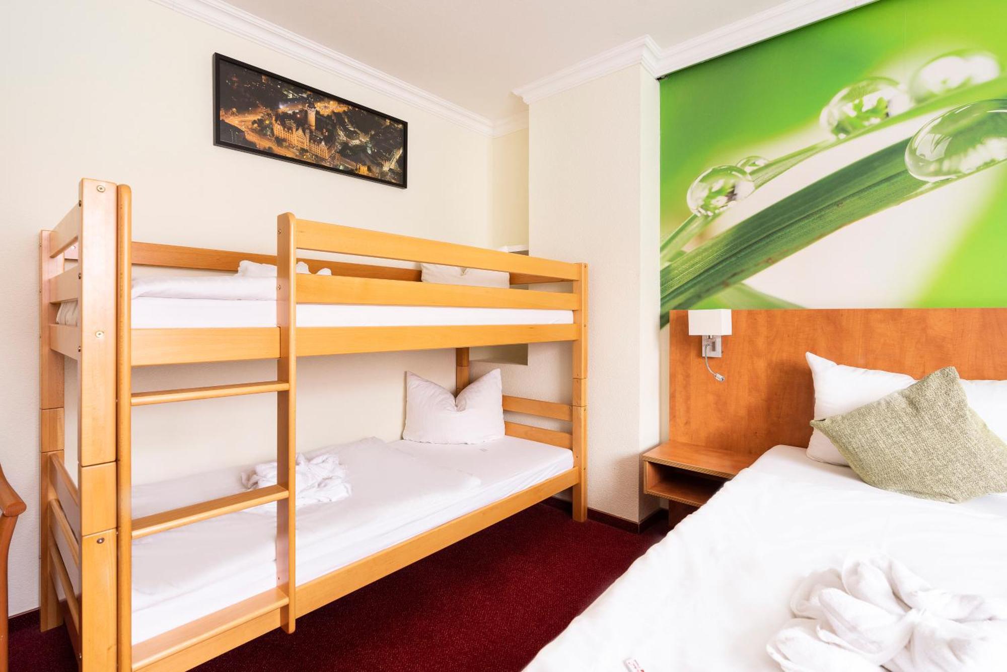Cityhotel Bernburg  Zimmer foto